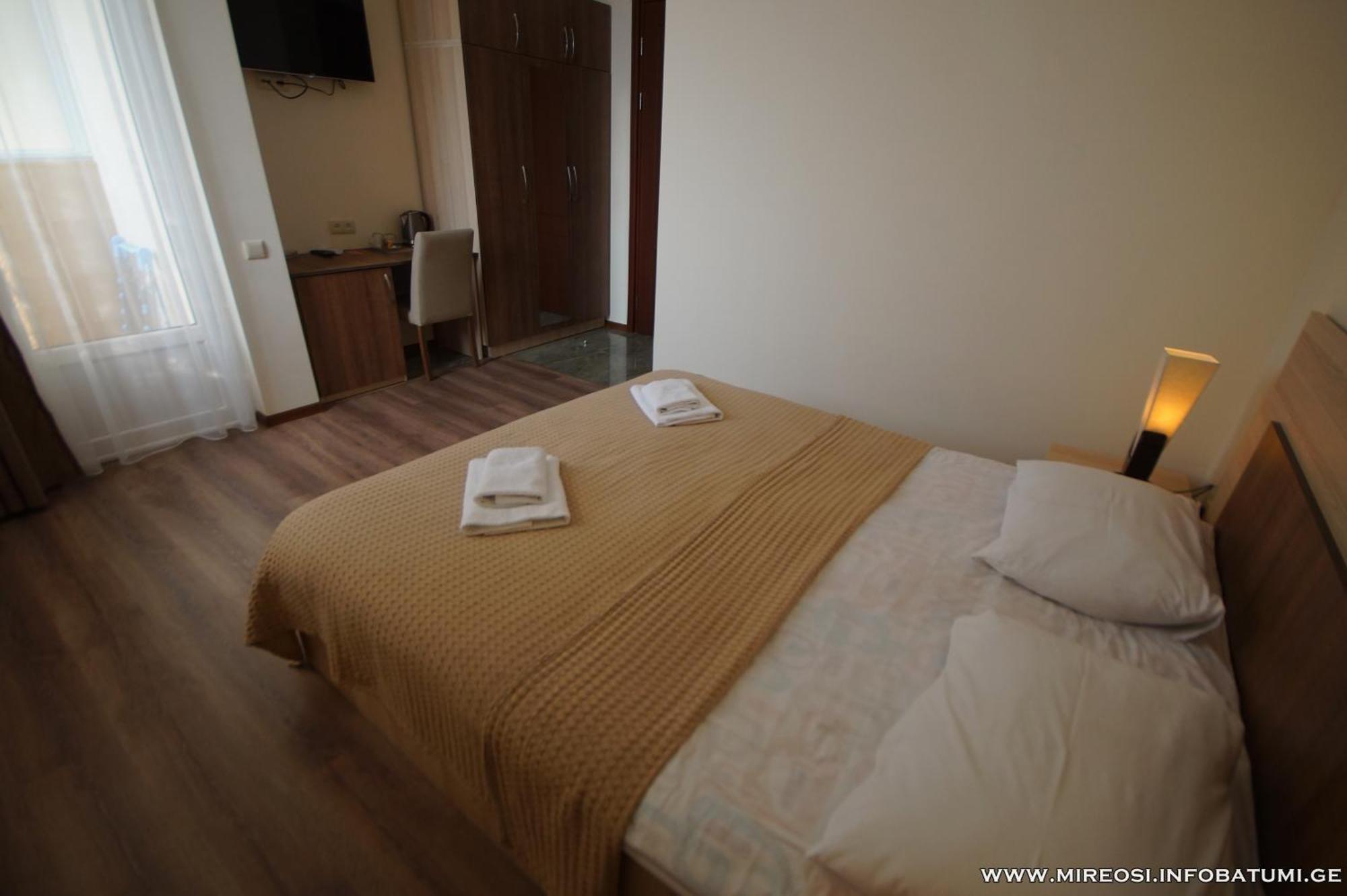 Hotel Mireosi Батумі Екстер'єр фото