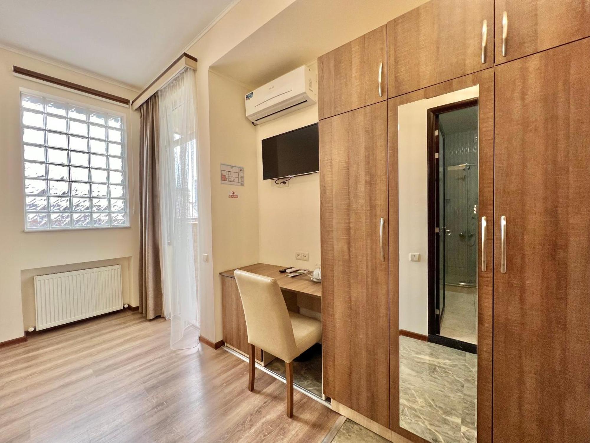 Hotel Mireosi Батумі Екстер'єр фото