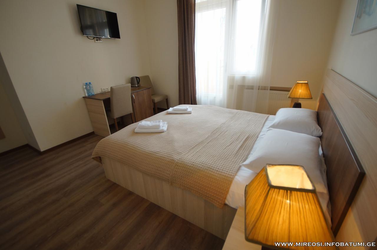 Hotel Mireosi Батумі Екстер'єр фото