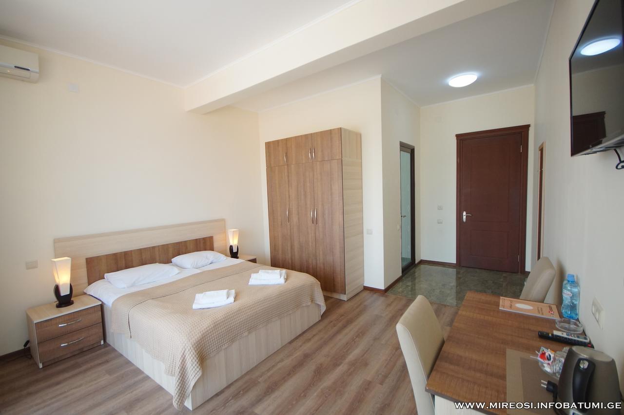 Hotel Mireosi Батумі Екстер'єр фото