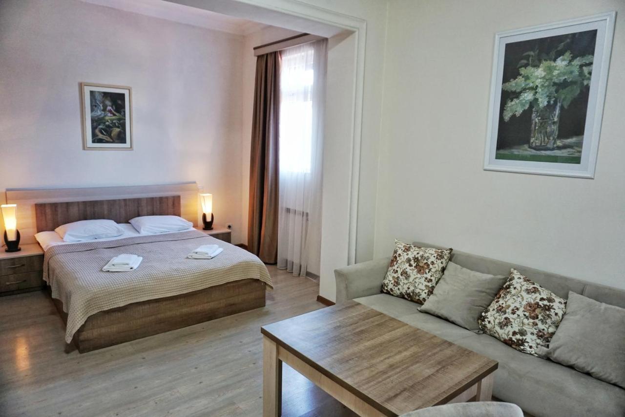 Hotel Mireosi Батумі Екстер'єр фото